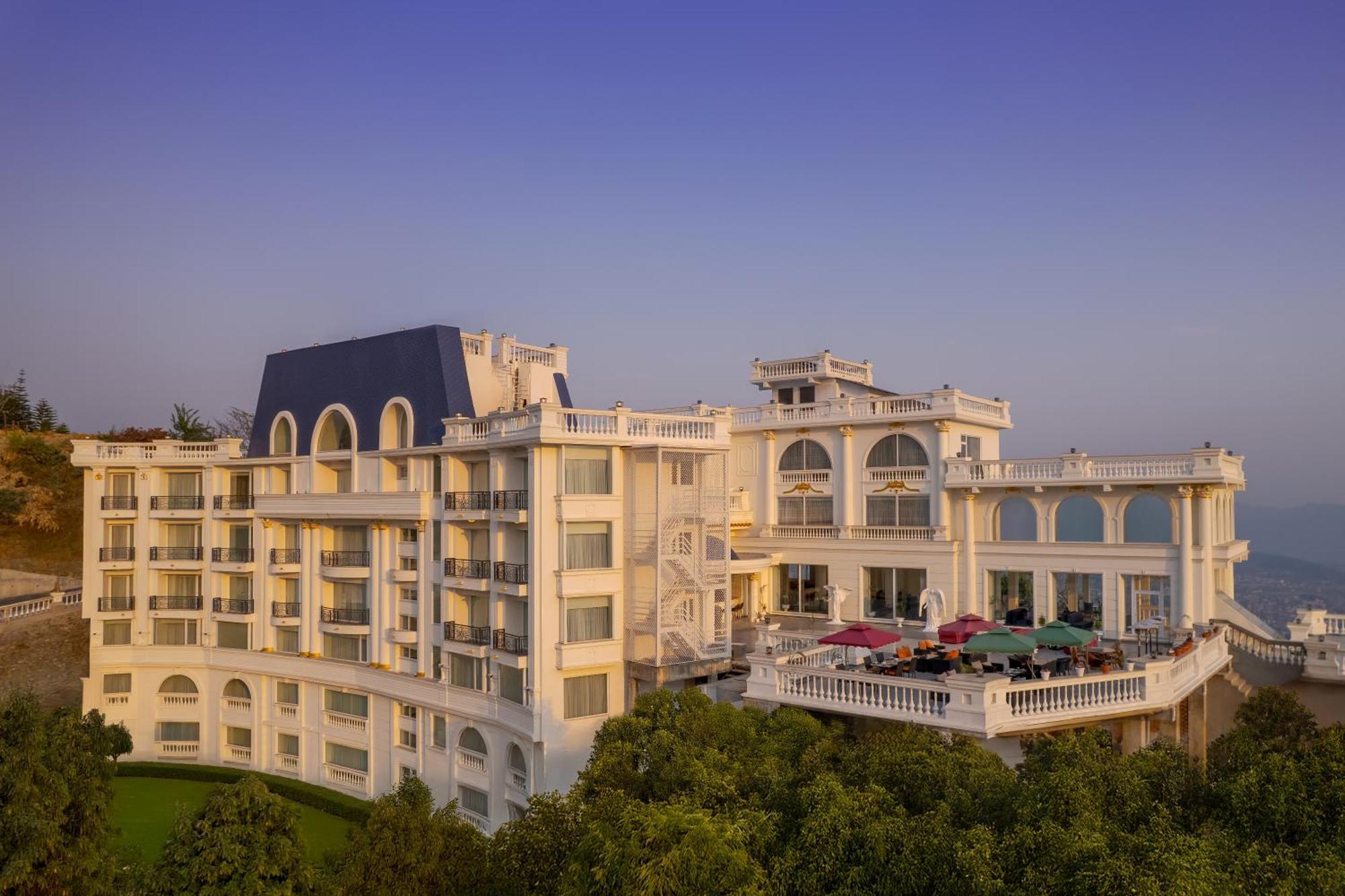 Le Glamour Resort & Wellness Spa Pókhara Exteriér fotografie